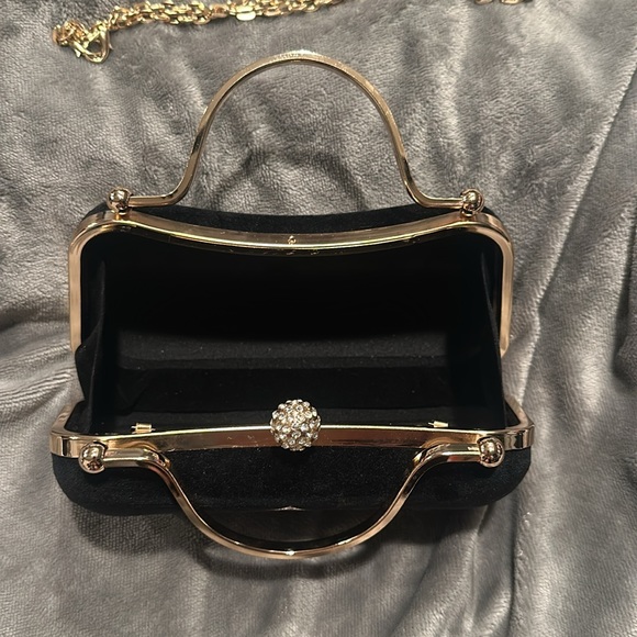 Velvet hard case baby purse with removable chain strap - Picture 3 of 8